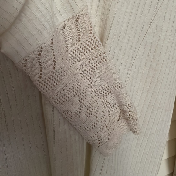 Crocheted blouse - Picture 5 of 9